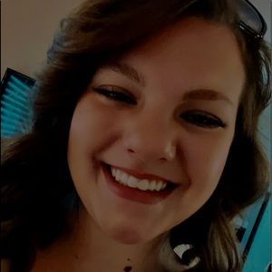 Meet your Posher, Carrie